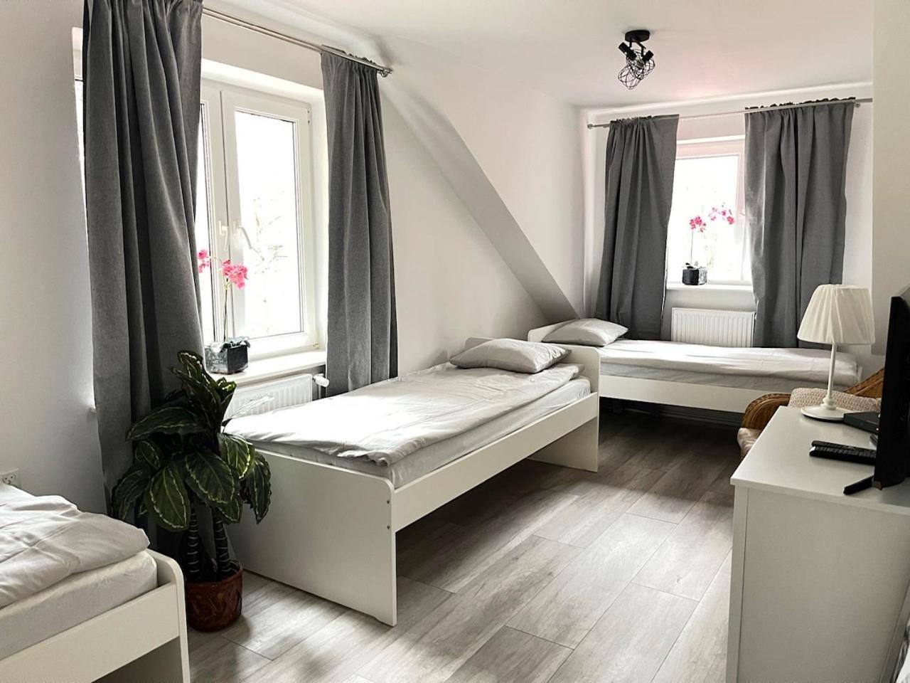 Ostoya Roztocze Hotel Szczebrzeszyn Екстериор снимка